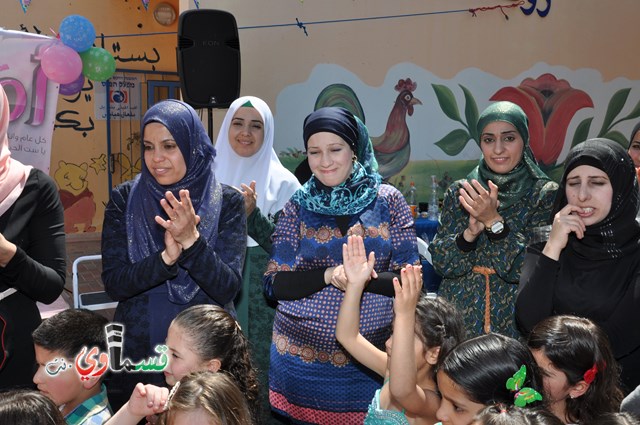 كفرقاسم – فيديو: بساتين الامل, السلام , والمحبة تحتفل بعيد الام على انغام عمو انس وجوقته ..